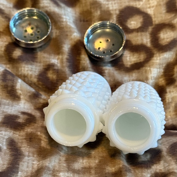 Fenton White Hobnail Salt and Pepper Shakers with Silver Tops EUC - Picture 14 of 16